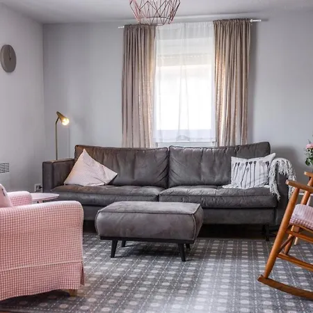 S'bunde Heisle Nyaraló *